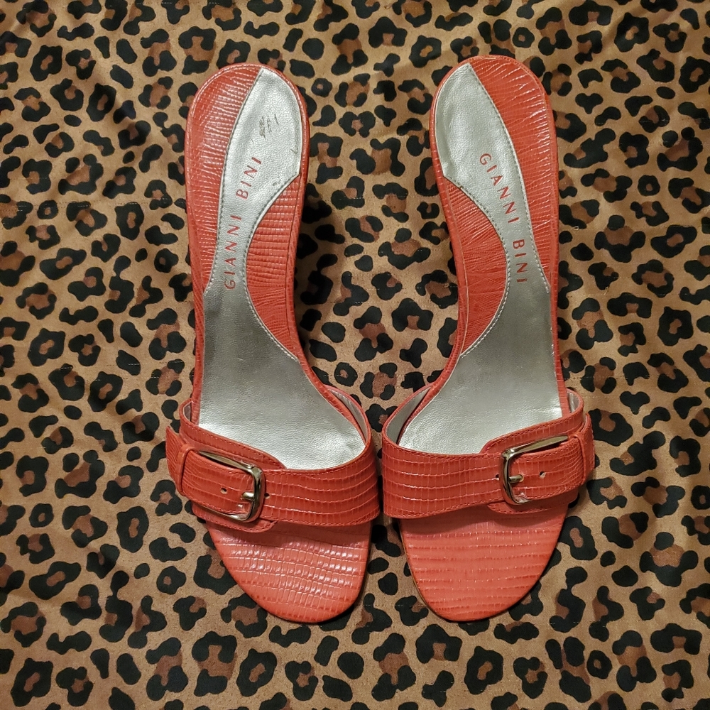 Gianni Binni Coral sandals